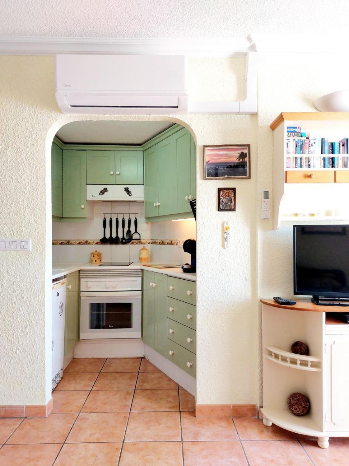 First Line Villa Floor Studio Apartment With Amazing Sea View Air Conditioned Just 50M From The Beach Costa Adeje (Tenerife) Exterior foto